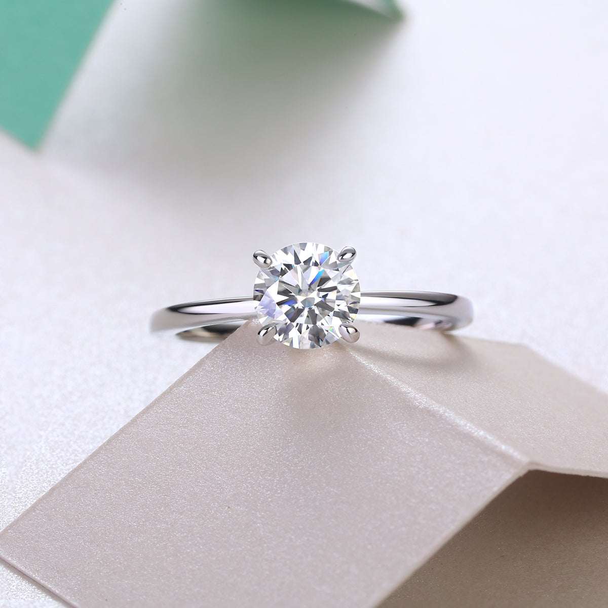 Classic 1ct Moissanite Solitaire Ring 925 Sterling Silver 4-Prong Engagement Ring D Color VVS1 Diamond Alternative