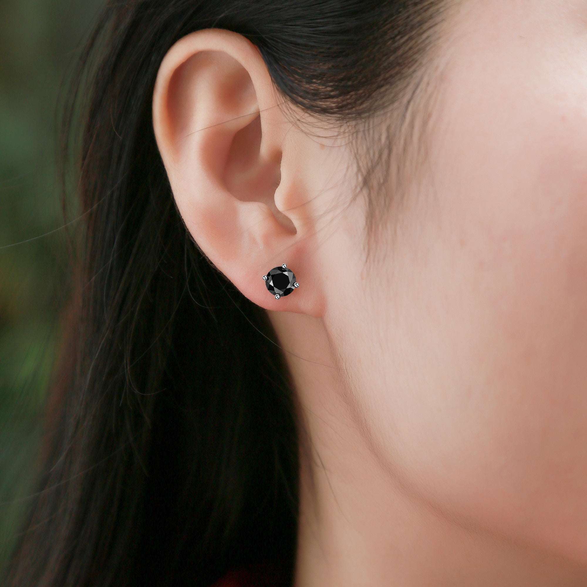 Intimate Brilliance: Luxury Moissanite Silver Stud Earrings